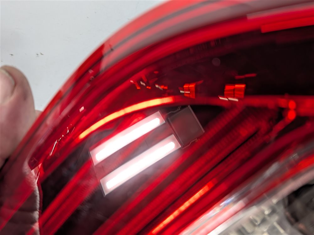 Thumbnail 10: 2012-2015 MERCEDES ML CLASS (W166) LEFT DRIVER REAR INNER TAILLIGHT LIGHT LAMP
