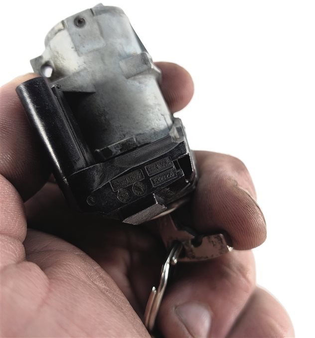 Thumbnail 5: 2012 MERCEDES ML350 (W166) FRONT LEFT DRIVER DOOR LOCK CYLINDER w/ KEY