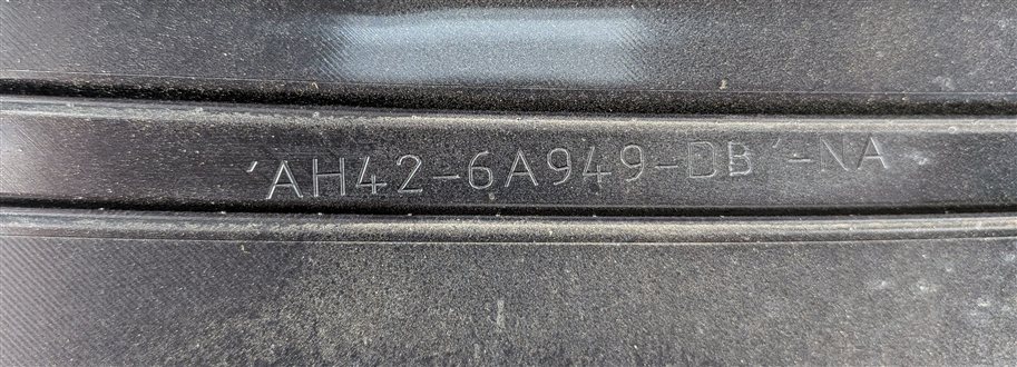 Thumbnail 7: 2010-2013 LAND ROVER LR4 RANGE ROVER SPORT (L320 L322) 5.0L V8 ENGINE COVER TRIM