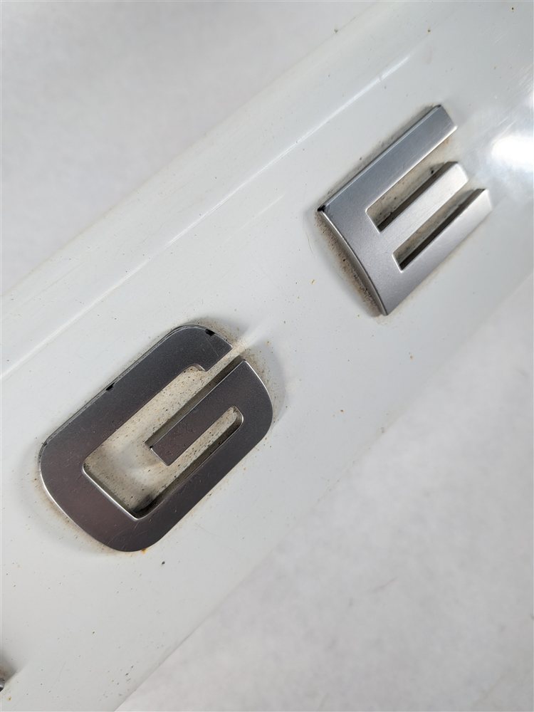 Thumbnail 10: 2011 RANGE ROVER SPORT L320 REAR TAILGATE LOWER TRIM MOULDING w/ LETTERS (White)