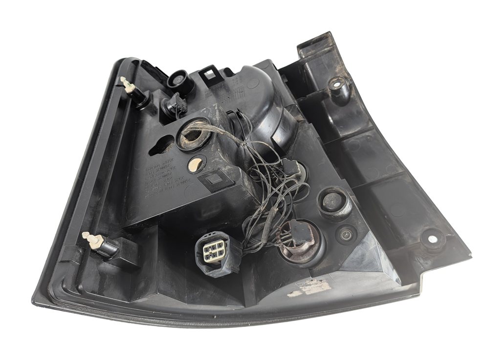 Thumbnail 6: 2010-2011 RANGE ROVER SPORT (L320) RIGHT PASSENGER TAILLIGHT BRAKE LIGHT LAMP