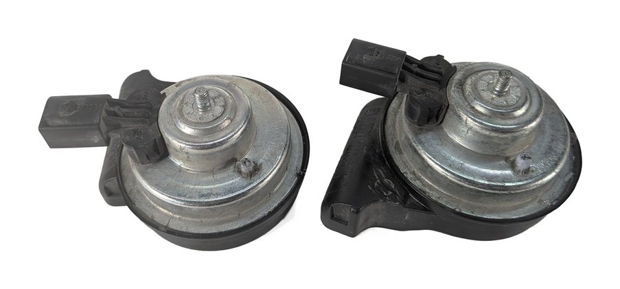 Thumbnail 2: 2015-2024 MERCEDES C CLASS (W205) HIGH LOW TONE NOTE HORN SET/2