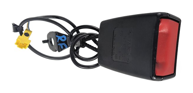 15-21 MERCEDES C GLC (W205 X253) FRONT RIGHT PASSENGER SEATBELT RECEIVER (BLACK)