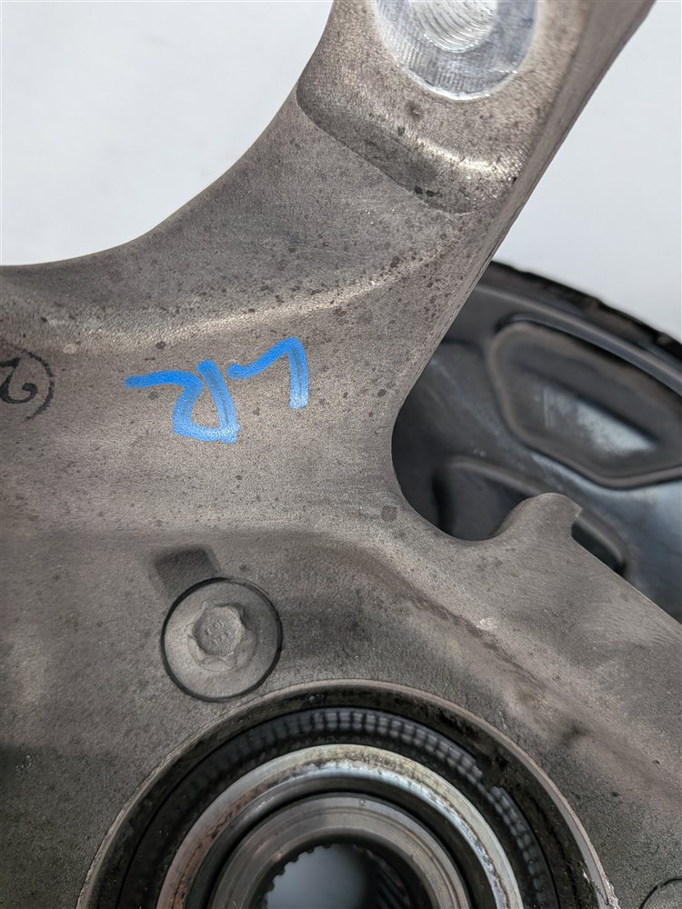Thumbnail 4: 16-23 MERCEDES C43 C450 W205 REAR LEFT KNUCKLE STUB AXLE w/BEARING