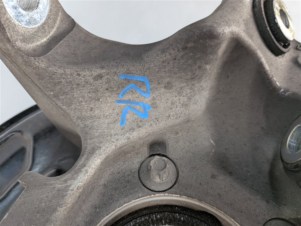 Thumbnail 4: 16-23 MERCEDES C43 C450 W205 REAR RIGHT KNUCKLE STUB AXLE w/BEARING