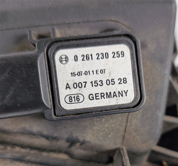 Thumbnail 4: 15-23 MERCEDES C E GLC GLE GLS ML S CLS CLASS RIGHT ENGINE AIR INTAKE FILTER BOX