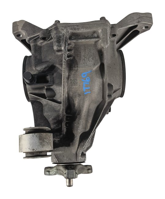 Thumbnail 4: 16-17 MERCEDES C43 C450 W205 REAR DIFFERENTIAL AXLE CARRIER