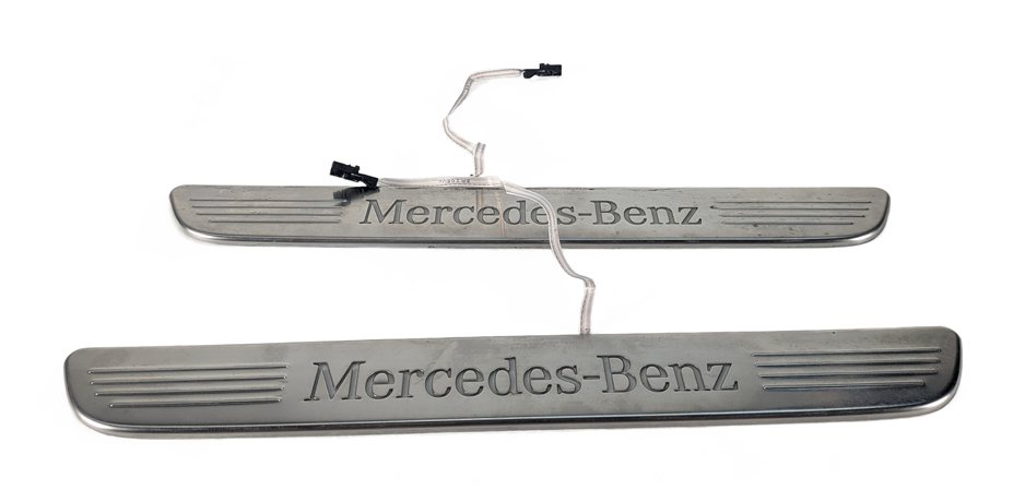 2016 MERCEDES C450 W205 FRONT LEFT/RIGHT ILLUMINATED DOOR SILL PLATE SET/2