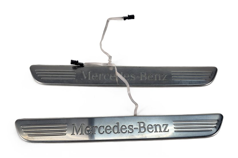 Thumbnail 2: 2016 MERCEDES C450 W205 FRONT LEFT/RIGHT ILLUMINATED DOOR SILL PLATE SET/2