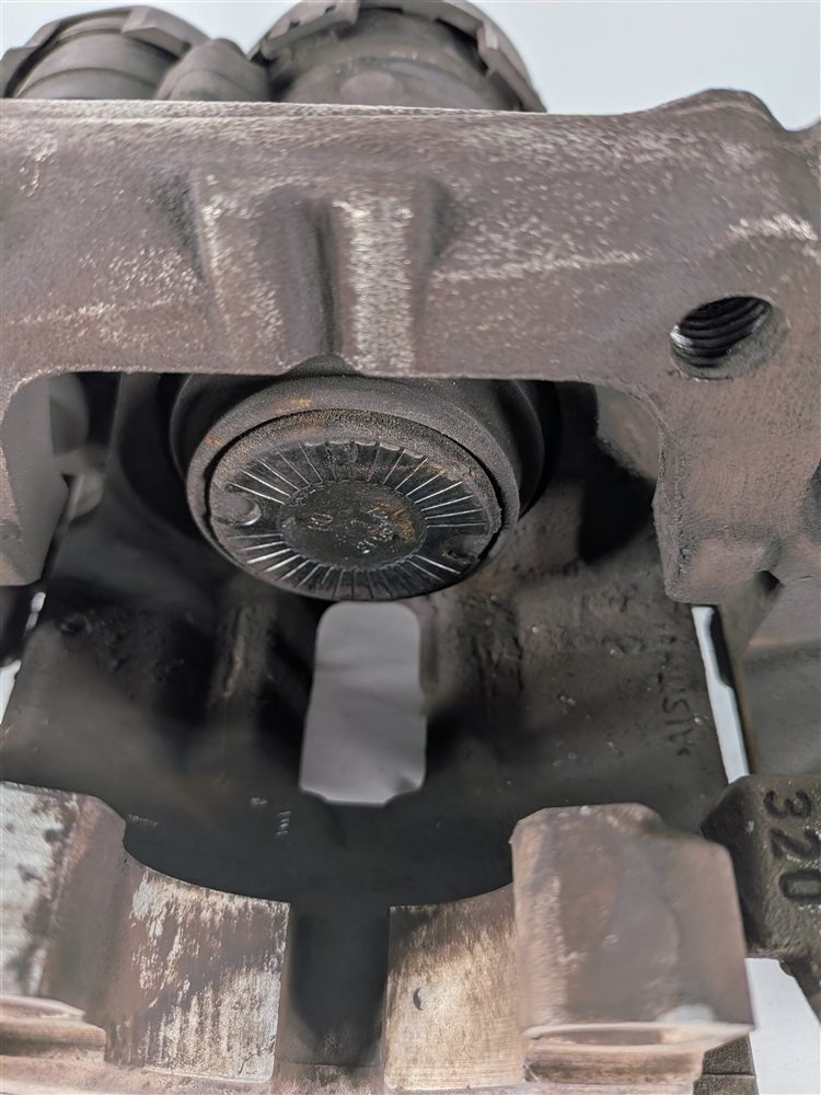 Thumbnail 4: 15-21 MERCEDES C-CLASS (W205) REAR RIGHT BRAKE CALIPER w/ PARKING BRAKE ACTUATOR