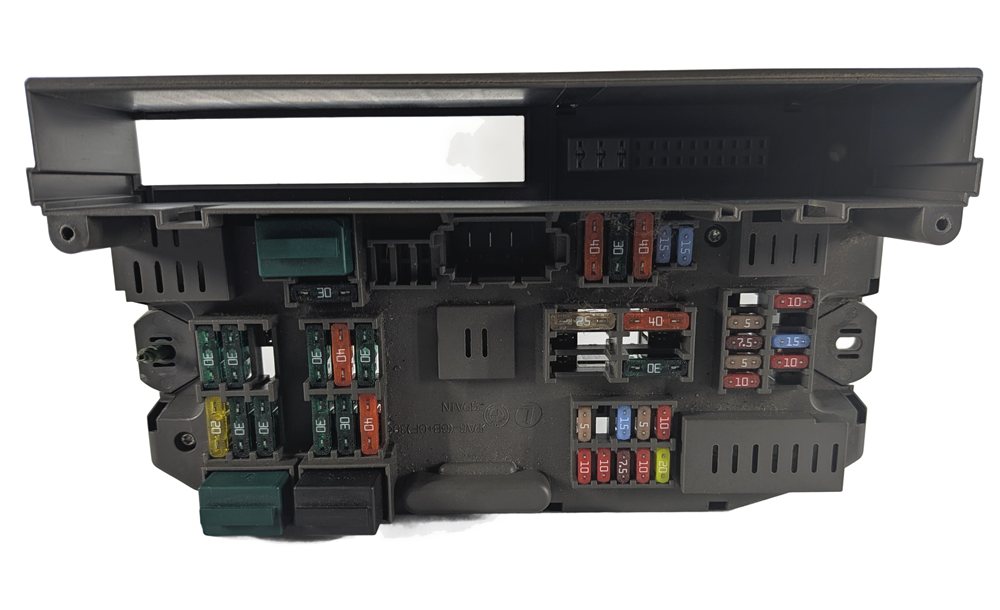 Thumbnail 1: 2010 BMW X5 (E70) 4.8L FRONT POWER DISTRIBUTION FUSE BOX RELAY CARRIER