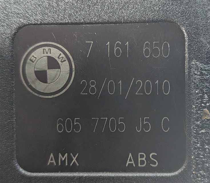 Thumbnail 5: 2010 BMW X5 (E70) REAR 2ND ROW SEAT SEATBELT BUCKLE RECEIVER SET/3 (Black)