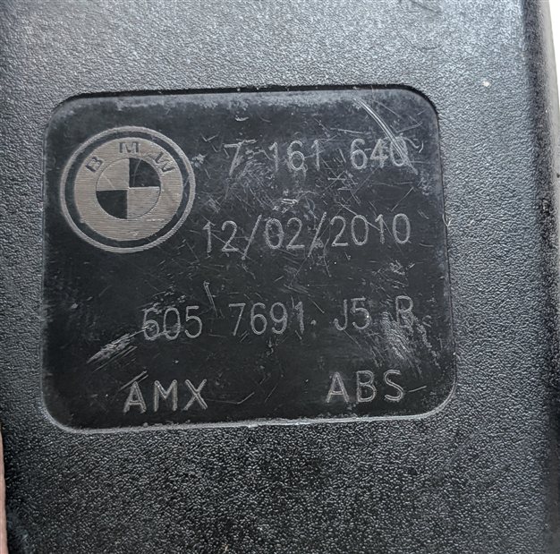 Thumbnail 6: 2010 BMW X5 (E70) REAR 2ND ROW SEAT SEATBELT BUCKLE RECEIVER SET/3 (Black)