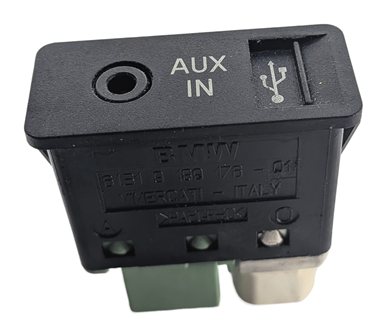 Thumbnail 4: 2010 BMW X5 (E70) CENTER CONSOLE USB AUX INPUT SOCKET PORT JACK