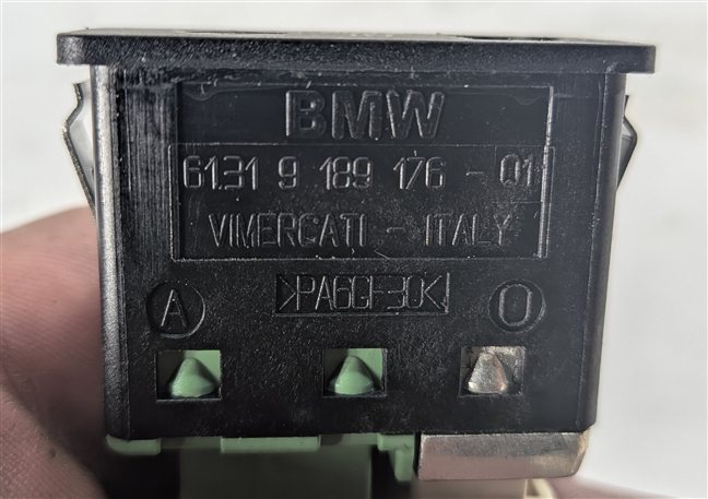 Thumbnail 6: 2010 BMW X5 (E70) CENTER CONSOLE USB AUX INPUT SOCKET PORT JACK