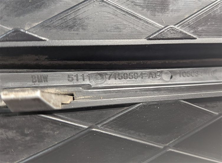 Thumbnail 4: 2007-2010 BMW X5 (E70) RIGHT FRONT PASSENGER LOWER BUMPER VENT TRIM GRILLE END
