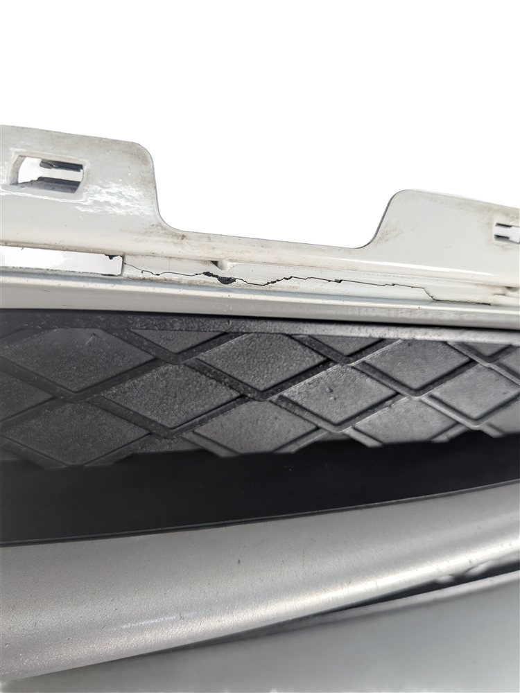 Thumbnail 6: 2007-2010 BMW X5 (E70) RIGHT FRONT PASSENGER LOWER BUMPER VENT TRIM GRILLE END