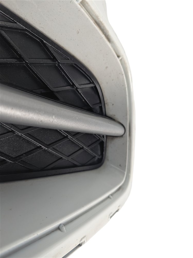 Thumbnail 7: 2007-2010 BMW X5 (E70) RIGHT FRONT PASSENGER LOWER BUMPER VENT TRIM GRILLE END