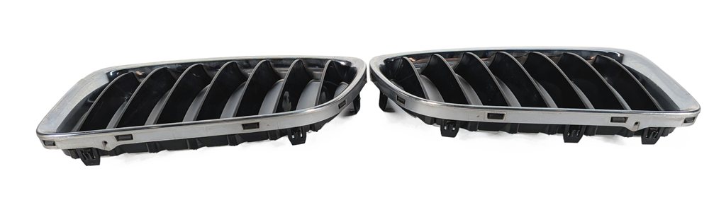 Thumbnail 2: 13-15 BMW X1 E84 M-SPORT FRONT KIDNEY GRILLE LEFT RIGHT SET/2 BLACK