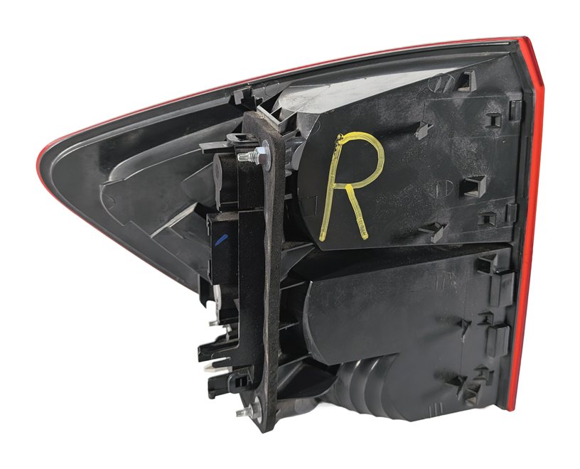 Thumbnail 5: 2012-2015 BMW X1 (E84) RIGHT PASSENGER REAR OUTER TAILLIGHT BRAKE LIGHT LAMP