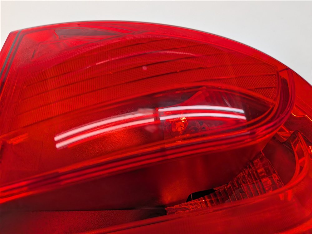 Thumbnail 7: 2012-2015 BMW X1 (E84) RIGHT PASSENGER REAR OUTER TAILLIGHT BRAKE LIGHT LAMP
