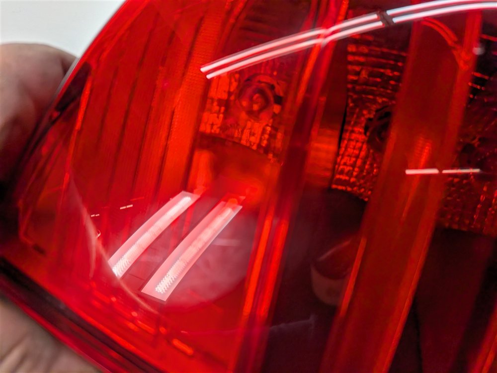Thumbnail 8: 2012-2015 BMW X1 (E84) RIGHT PASSENGER REAR OUTER TAILLIGHT BRAKE LIGHT LAMP