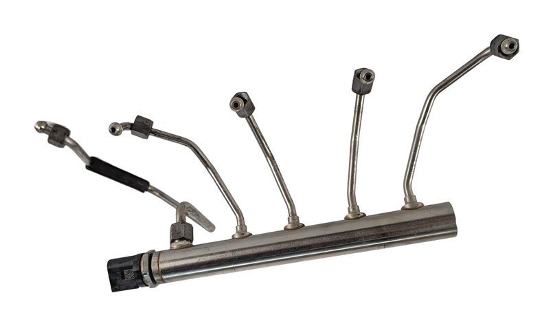 Thumbnail 3: 2013 BMW X1 E84 2.0L N20 ENGINE FUEL RAIL w/PRESSURE SENSOR & LINES