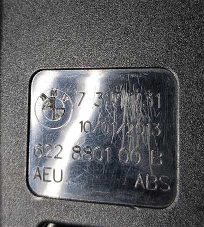 Thumbnail 4: 2013 BMW X1 E84 REAR SEATBELT BUCKLE RECEIVER SET/3 (Black)