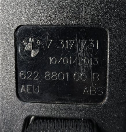 Thumbnail 5: 2013 BMW X1 E84 REAR SEATBELT BUCKLE RECEIVER SET/3 (Black)