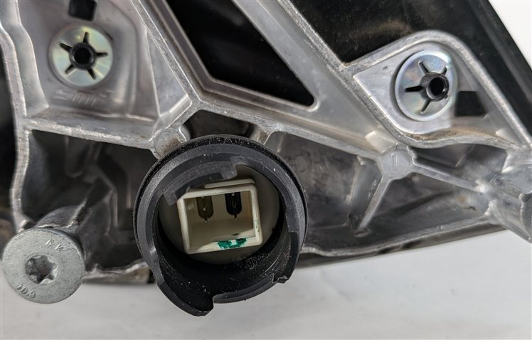 Thumbnail 7: 13-15 BMW X1 E84 LEFT DRIVER POWER HEATED DOOR MIRROR w/TURN SIGNAL (Silver)