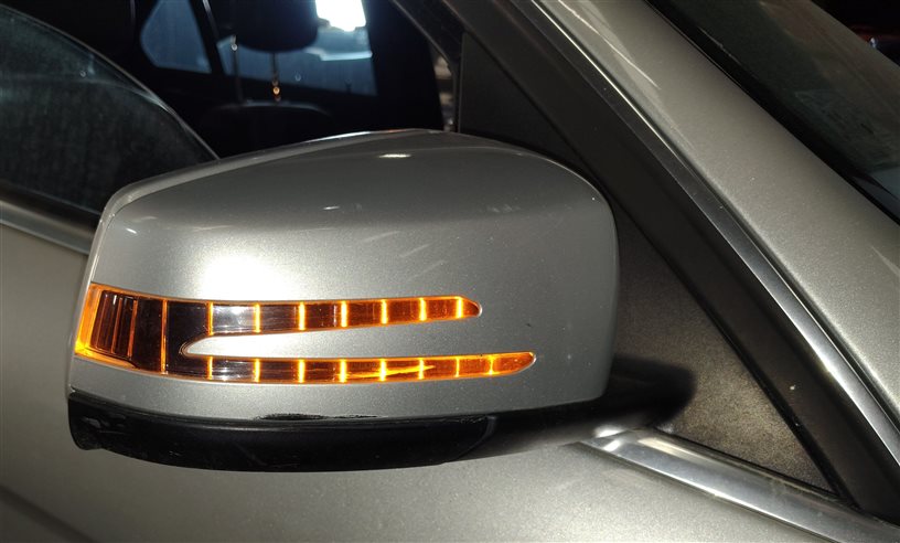 Thumbnail 2: 2010-2011 MERCEDES C250 C300 (W204) RIGHT FRONT PASSENGER DOOR MIRROR (Silver)