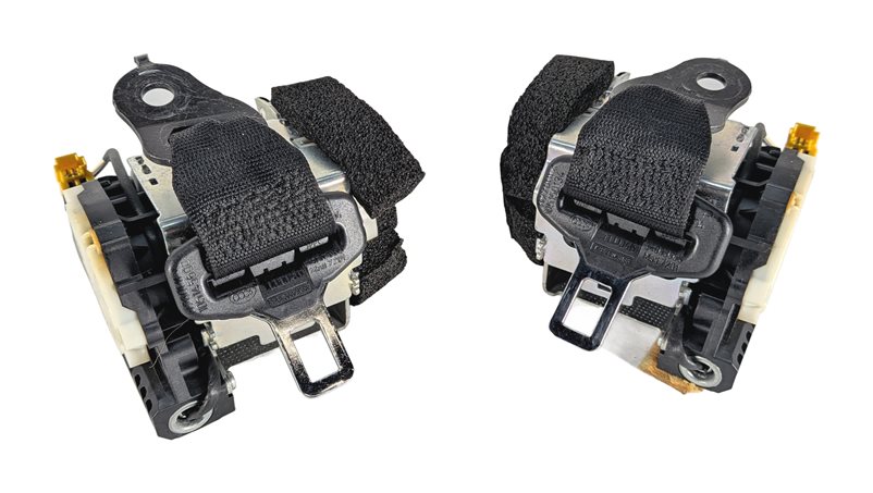 2011 MERCEDES C300 (W204) REAR LEFT/RIGHT SEATBELT RETRACTOR SET/2 (Black)
