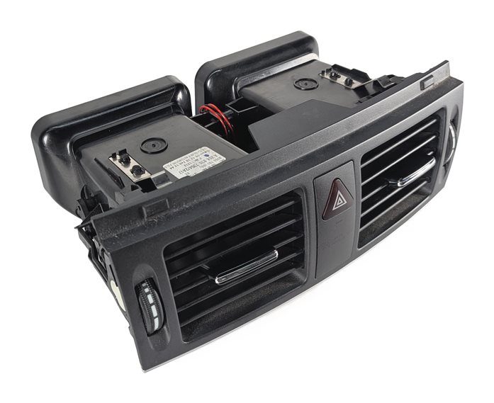 Thumbnail 2: 2011 MERCEDES C300 (W204) FRONT CENTER HEAT AIR AC VENT w/ HAZARD SWITCH (Black)