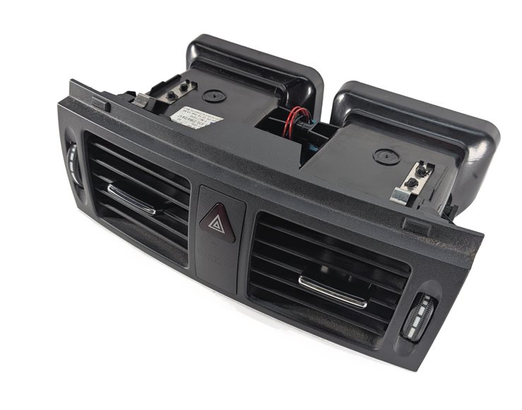 Thumbnail 3: 2011 MERCEDES C300 (W204) FRONT CENTER HEAT AIR AC VENT w/ HAZARD SWITCH (Black)