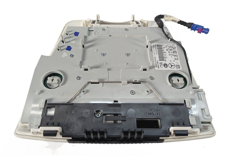 Thumbnail 3: 2011 MERCEDES C300 (W204) OVERHEAD DOME MAP LIGHT SUNROOF SWITCH CONSOLE (Black)