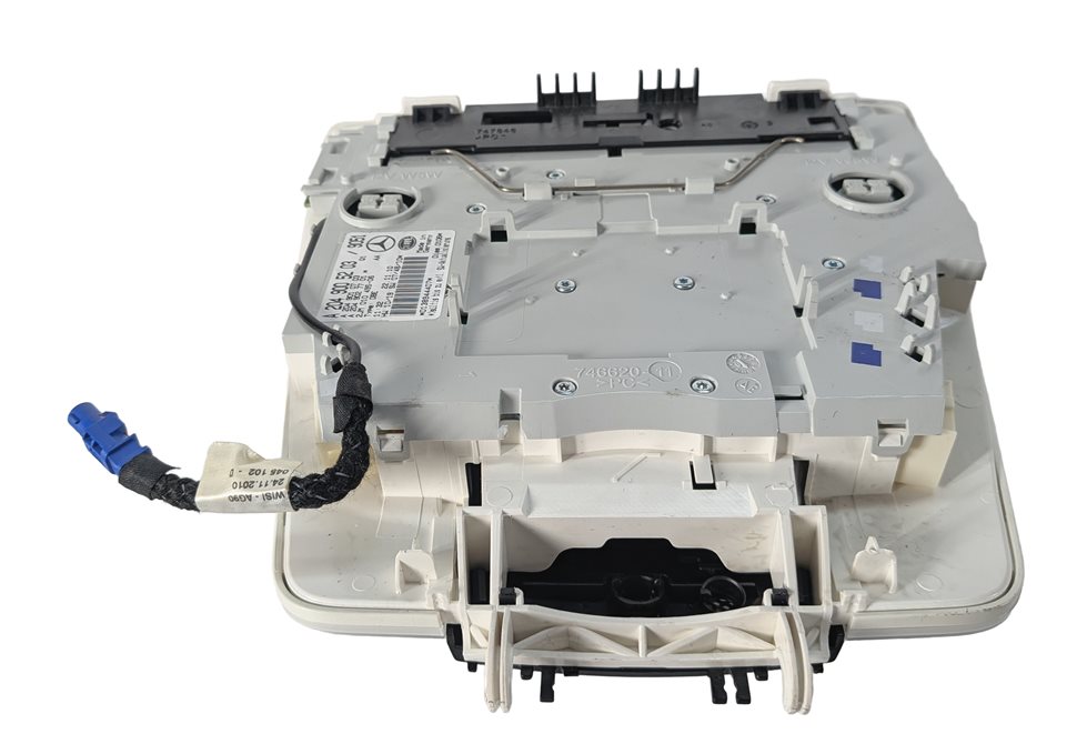 Thumbnail 4: 2011 MERCEDES C300 (W204) OVERHEAD DOME MAP LIGHT SUNROOF SWITCH CONSOLE (Black)
