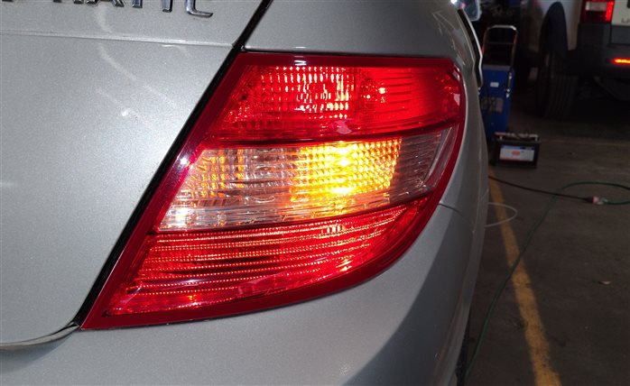 Thumbnail 2: 08-11 MERCEDES C250 C300 C350 (W204) RIGHT REAR TAILLIGHT BRAKE LIGHT LAMP