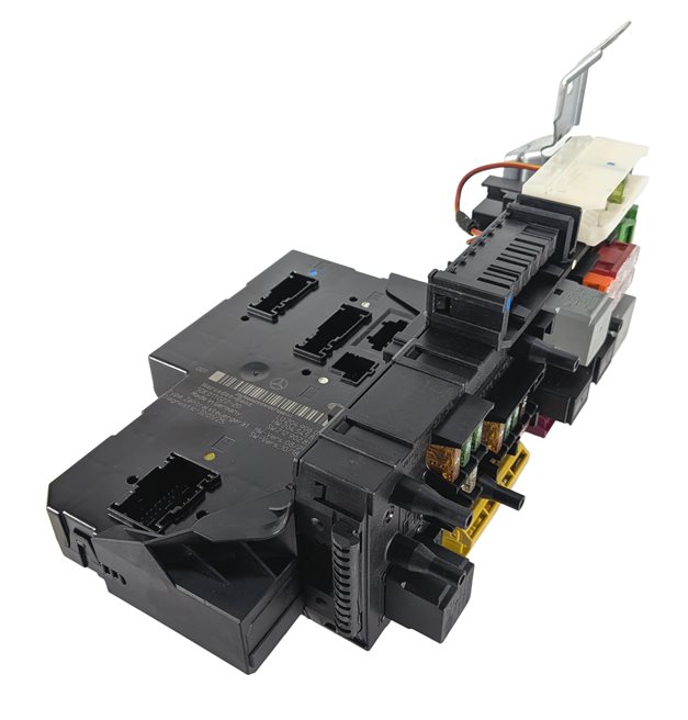 11-15 MERCEDES C250 C300 C350 (W204) REAR SIGNAL ACQUISITION CONTROL MODULE SAM