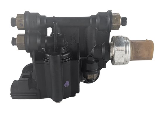 Thumbnail 3: 2008 LAND ROVER LR3 (L319) AIR SUSPENSION RELIEF VALVE BLOCK SOLENOID MANIFOLD