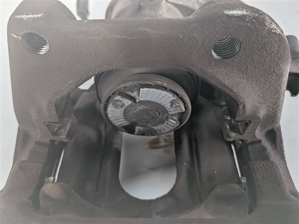 Thumbnail 5: 11-16 BMW 528i 535i 550i (F10) REAR LEFT & RIGHT BRAKE CALIPER w/EPB SET/2