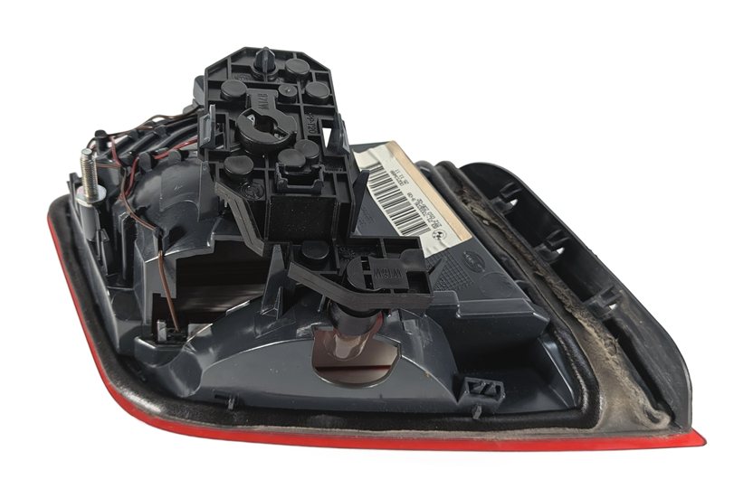 Thumbnail 4: 11-13 BMW 528i 535i 550i M5 (F10) REAR RIGHT PASSENGER INNER TRUNK TAILLIGHT