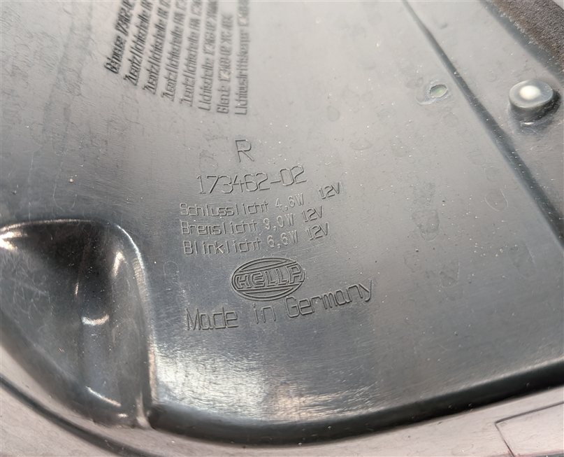 Thumbnail 5: 11-13 BMW 528i 535i 550i M5 (F10) REAR RIGHT PASSENGER OUTER TAILLIGHT LAMP