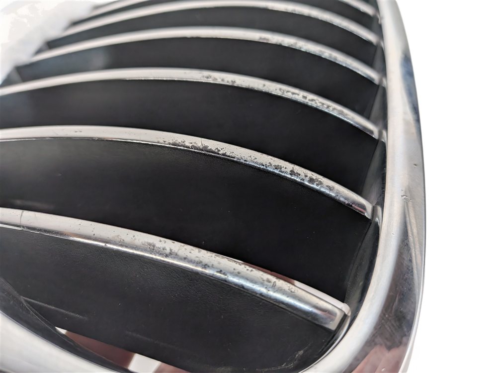 Thumbnail 5: 11-13 BMW 528i 535i 550i (F10) FRONT LEFT & RIGHT HOOD VENT GRILLE SET
