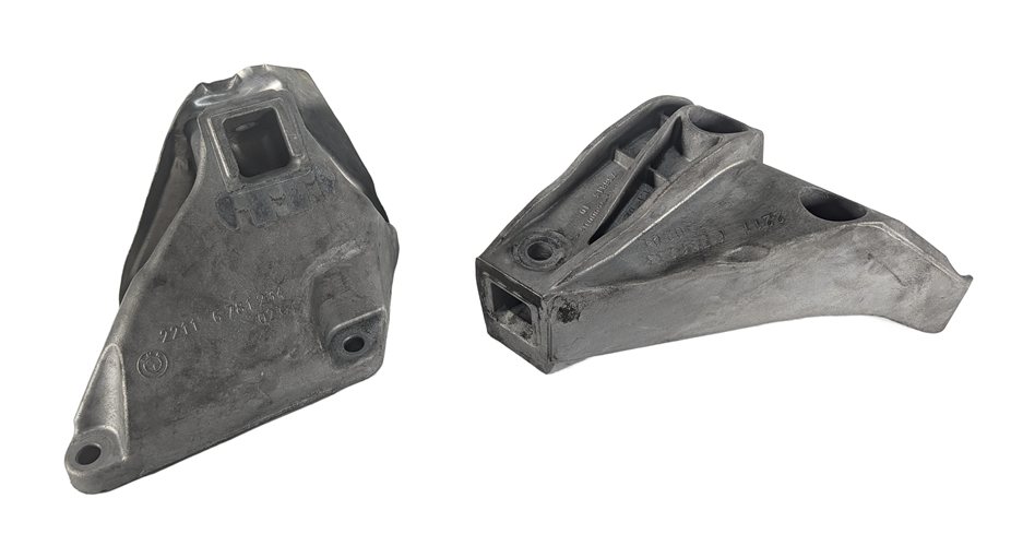 2012 BMW 528I (F10) 2.0L N20 ENGINE LEFT/RIGHT MOTOR MOUNT SUPPORT BRACKET SET/2