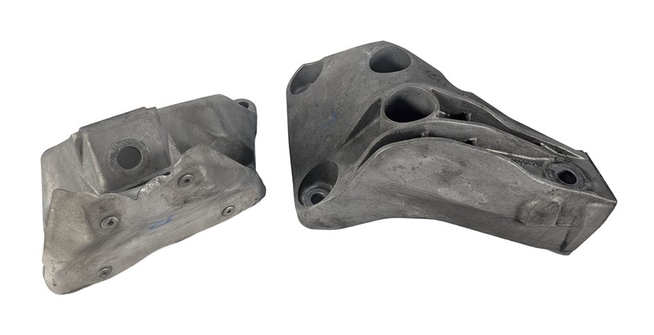 Thumbnail 2: 2012 BMW 528I (F10) 2.0L N20 ENGINE LEFT/RIGHT MOTOR MOUNT SUPPORT BRACKET SET/2