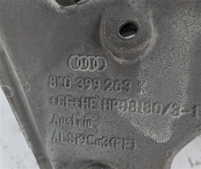 Thumbnail 3: 2013 AUDI S5 (B8 8T) TRANSMISSION MOUNT BRACKET CROSSMEMBER