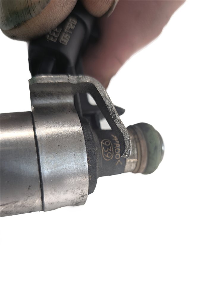 Thumbnail 6: 12-17 LR2 DISCOVERY SPORT RANGE ROVER EVOQUE (L538 L550) 2.0L FUEL INJECTOR SET