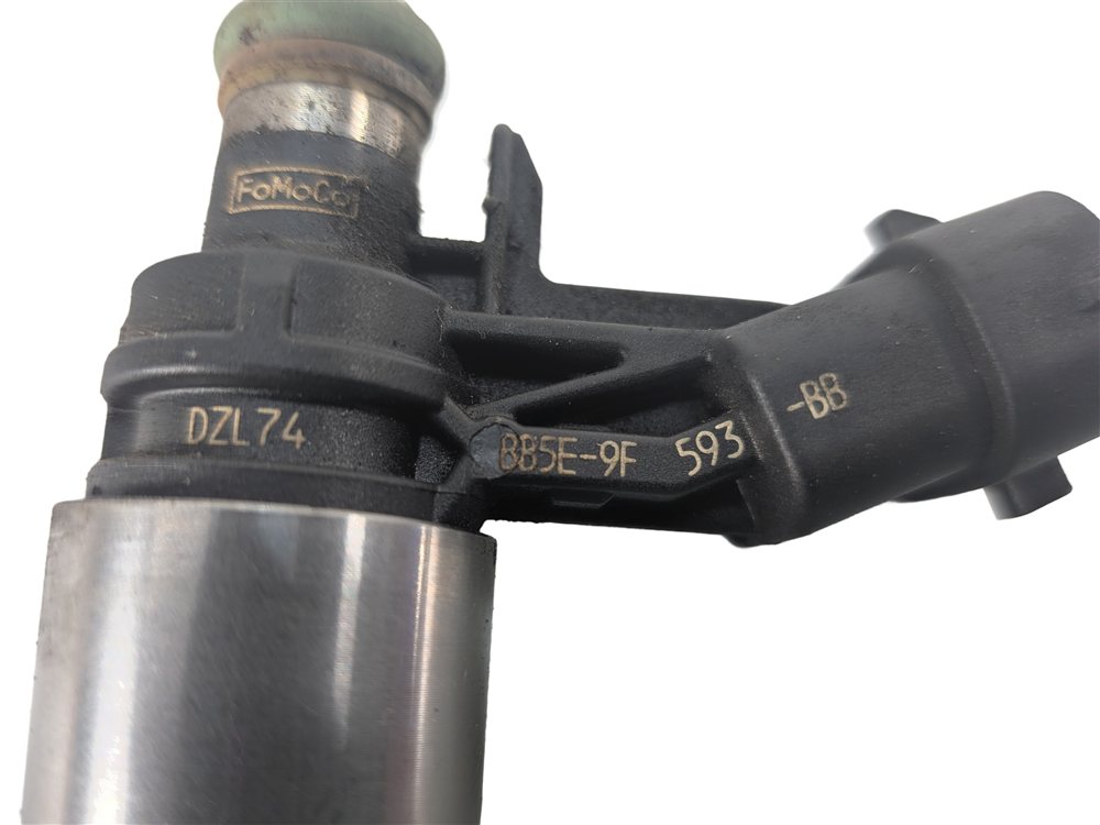Thumbnail 7: 12-17 LR2 DISCOVERY SPORT RANGE ROVER EVOQUE (L538 L550) 2.0L FUEL INJECTOR SET