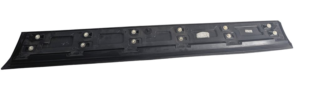 Thumbnail 2: 2015-2019 LAND ROVER DISCOVER SPORT (L550) FRONT LEFT DRIVER DOOR MOULDING TRIM