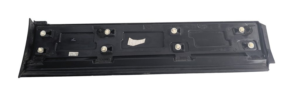 Thumbnail 2: 15-19 ROVER DISCOVERY SPORT L550 REAR LEFT EXTERIOR LOWER DOOR MOULDING